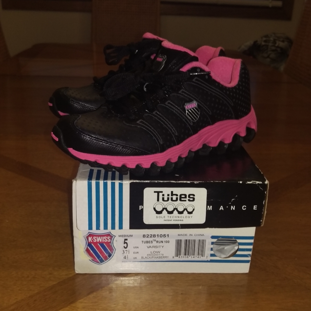 Okay Swiss women's walking shoes NWTS